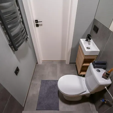 Quiet 1 Bd In New Building By Hostlovers